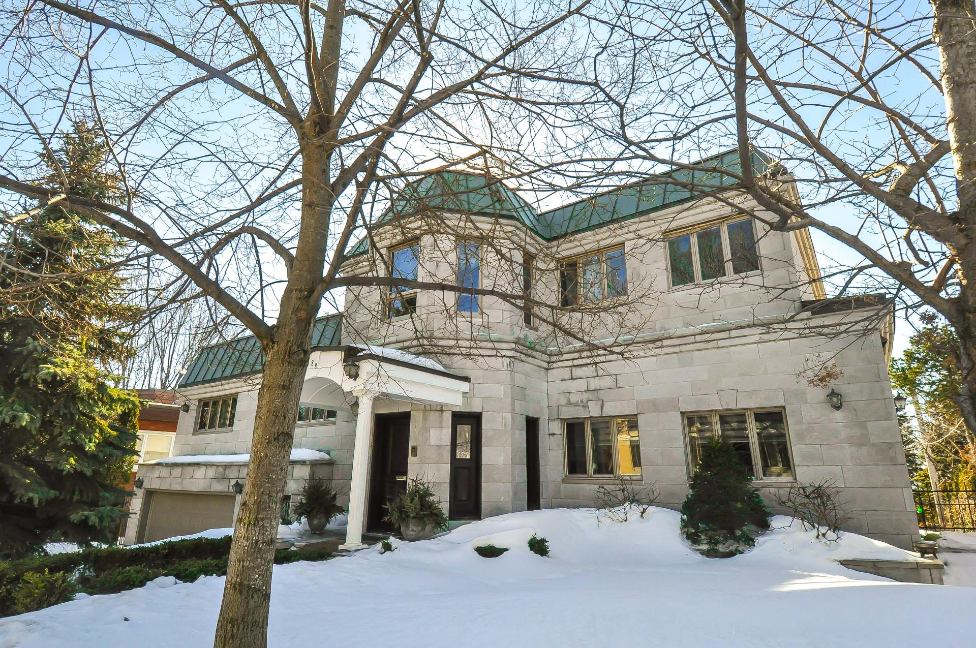 Résidences De Luxe À Vendre Montréal, QC MarieYvonne Paint