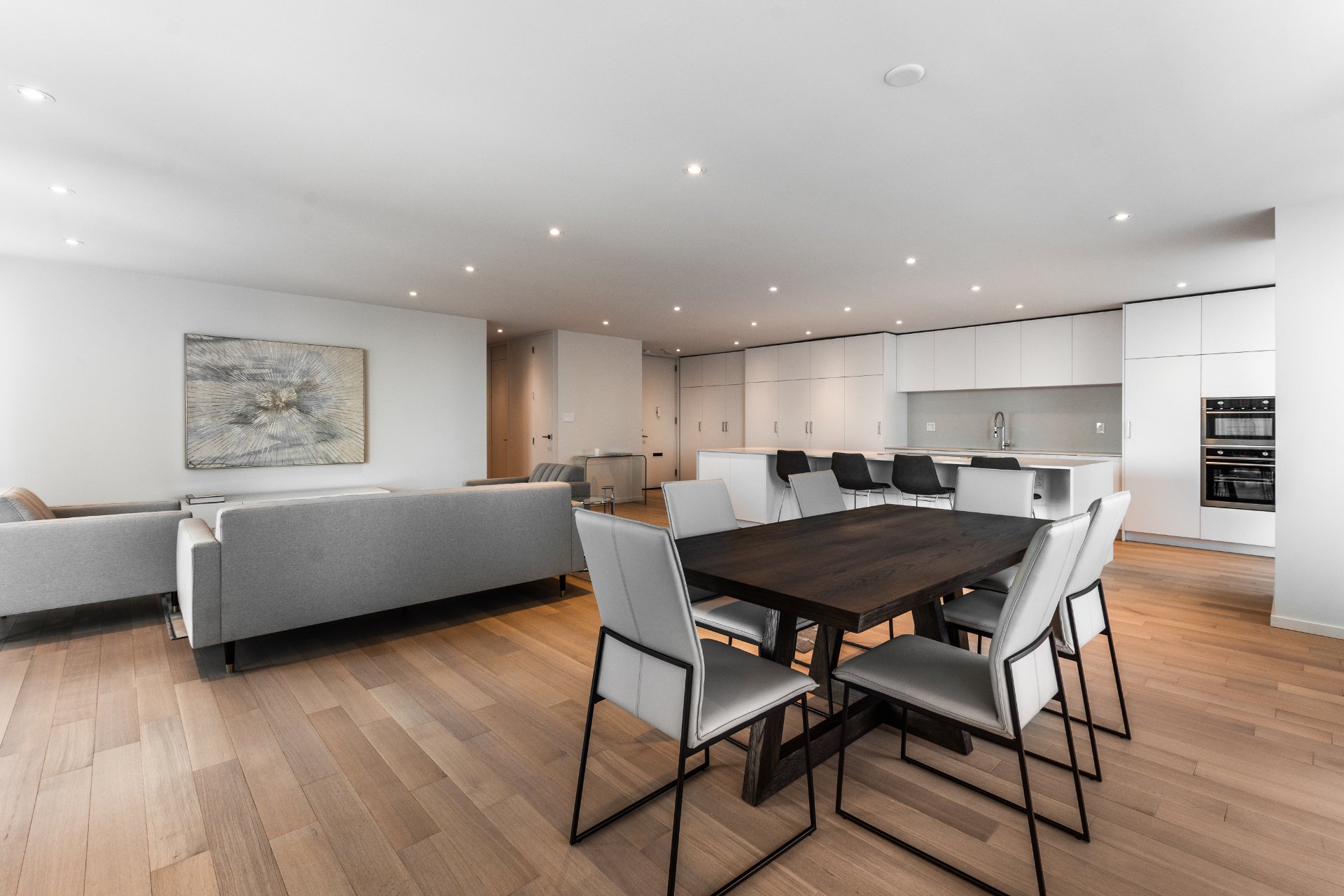 2 Rue WestmountSquare 906, Westmount, H3Z2S5 Luxury condos in Montreal